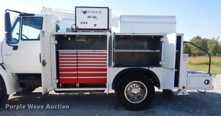 image for item HT9463 2005 International 4300  utility / service truck