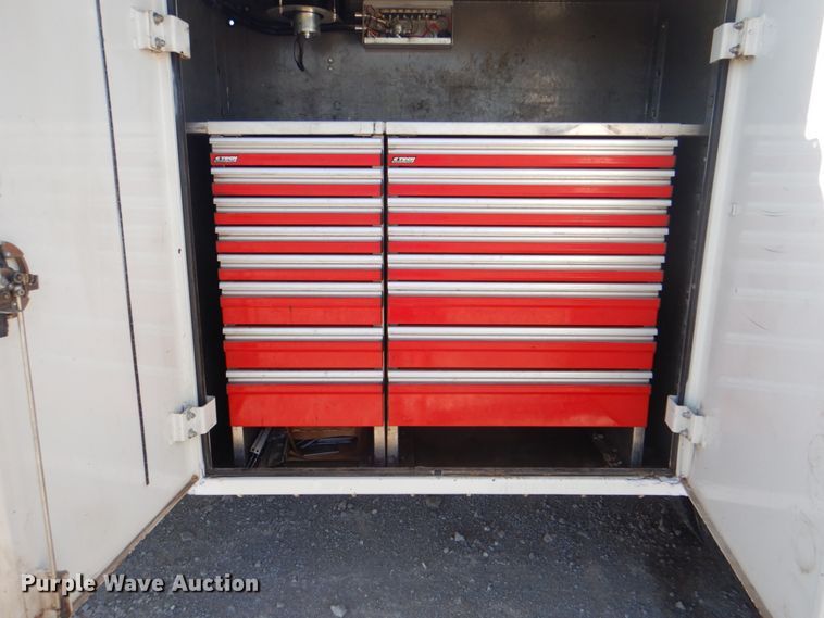 image for item HT9463 2005 International 4300  utility / service truck