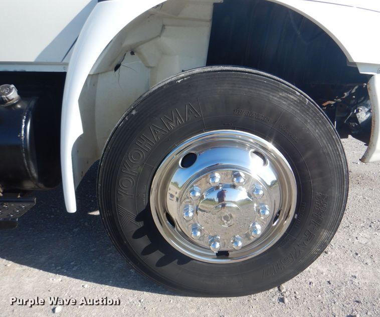 image for item HT9463 2005 International 4300  utility / service truck