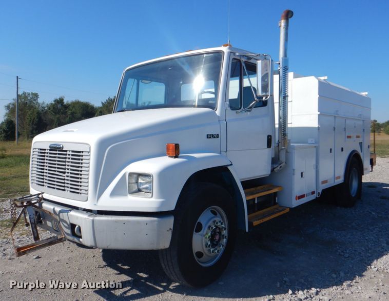 image for item HT9464 2000 Freightliner FL70  utility / service truck