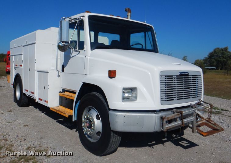 image for item HT9464 2000 Freightliner FL70  utility / service truck