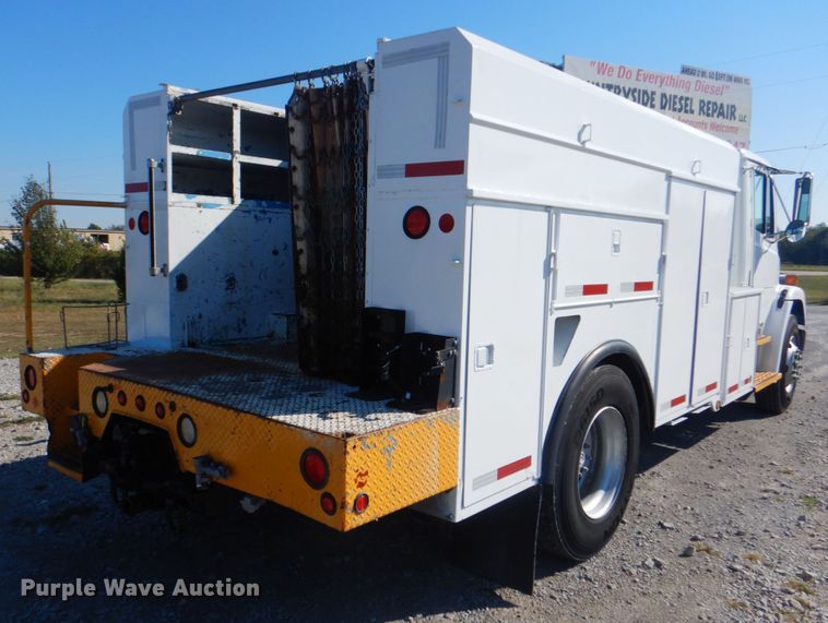 image for item HT9464 2000 Freightliner FL70  utility / service truck