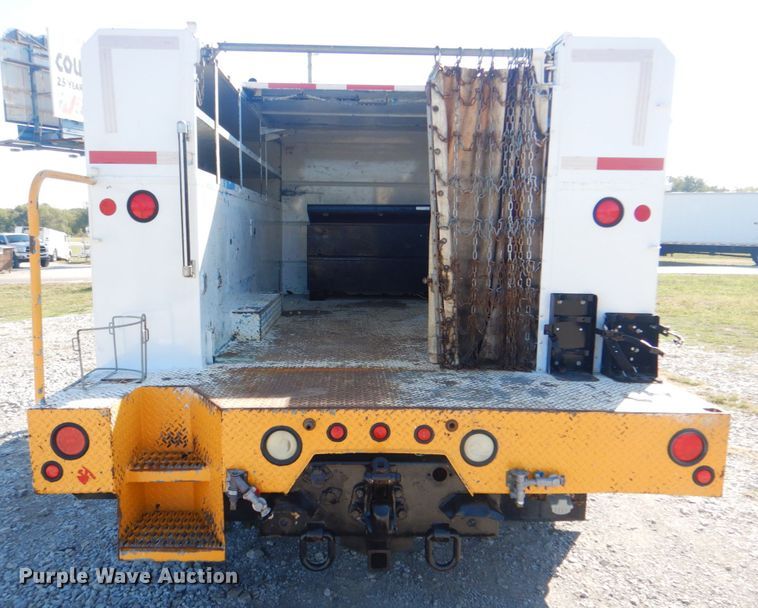 image for item HT9464 2000 Freightliner FL70  utility / service truck