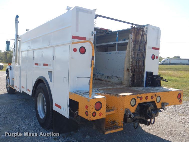 image for item HT9464 2000 Freightliner FL70  utility / service truck