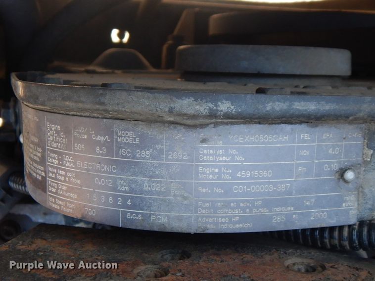 image for item HT9464 2000 Freightliner FL70  utility / service truck