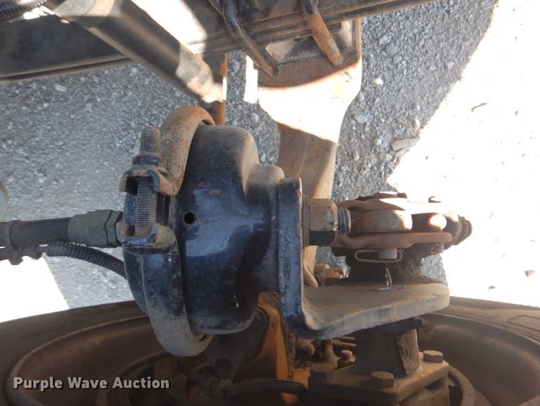 image for item HT9464 2000 Freightliner FL70  utility / service truck