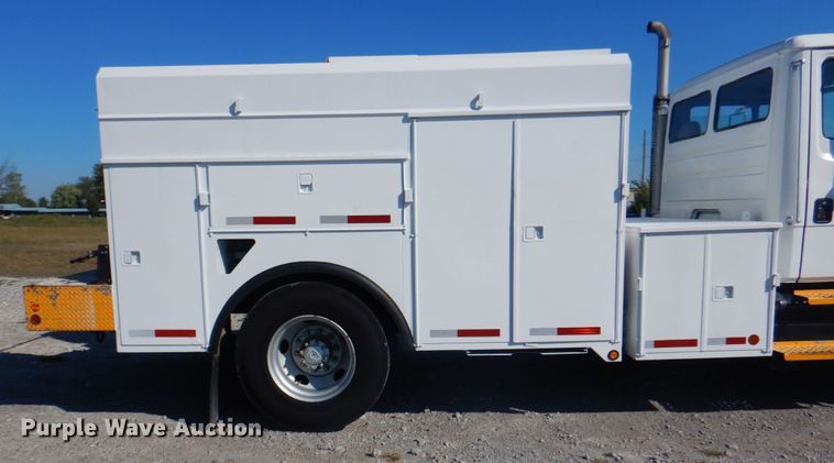 image for item HT9464 2000 Freightliner FL70  utility / service truck