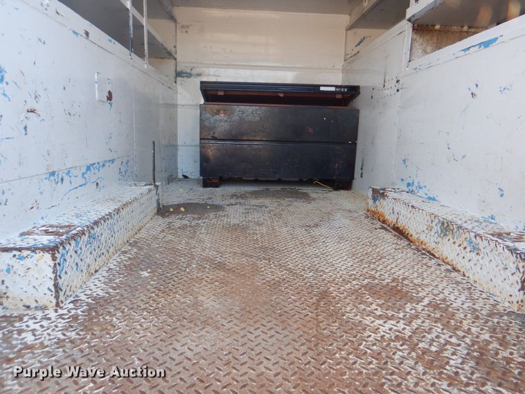 image for item HT9464 2000 Freightliner FL70  utility / service truck