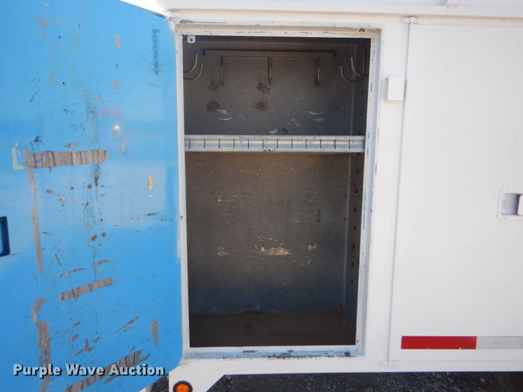 image for item HT9464 2000 Freightliner FL70  utility / service truck