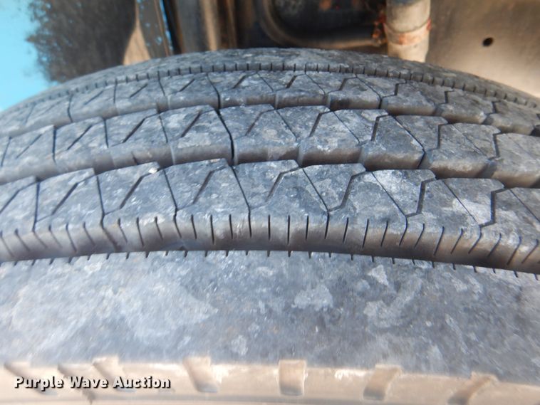 image for item HT9464 2000 Freightliner FL70  utility / service truck