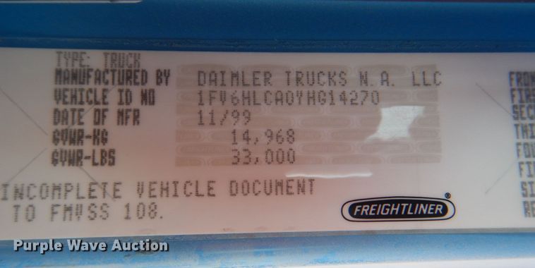 image for item HT9464 2000 Freightliner FL70  utility / service truck
