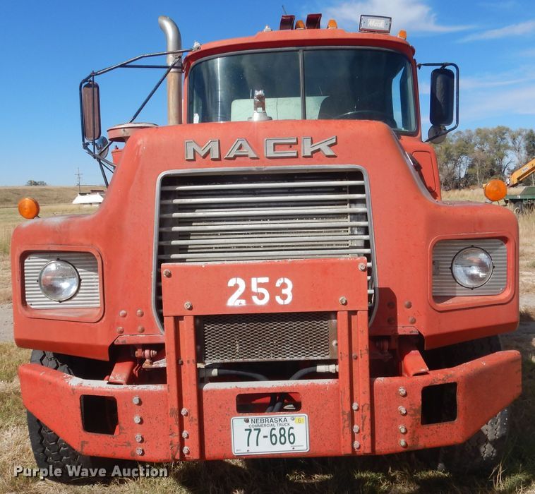 image for item HU9306 1994 Mack DM6900  ready mix truck