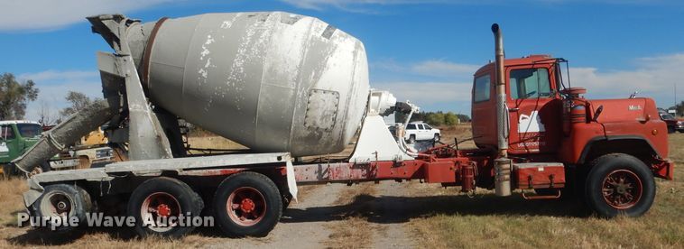 image for item HU9306 1994 Mack DM6900  ready mix truck