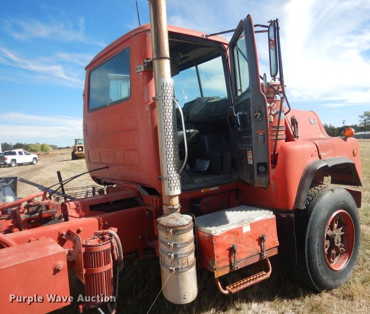 image for item HU9306 1994 Mack DM6900  ready mix truck