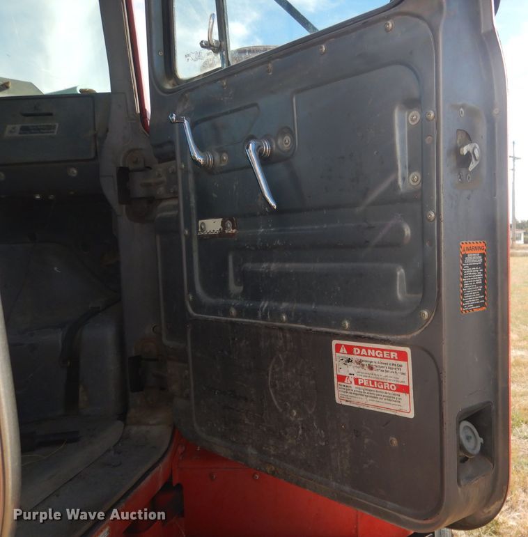 image for item HU9306 1994 Mack DM6900  ready mix truck