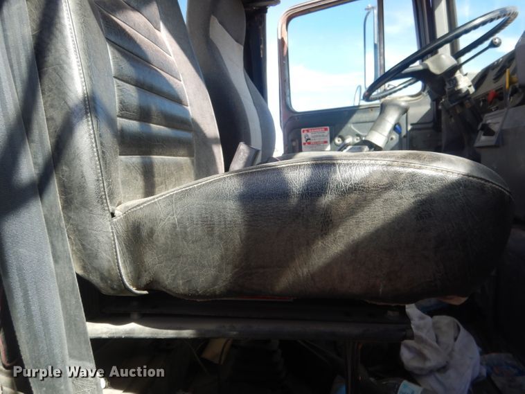 image for item HU9306 1994 Mack DM6900  ready mix truck