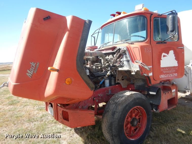 image for item HU9306 1994 Mack DM6900  ready mix truck