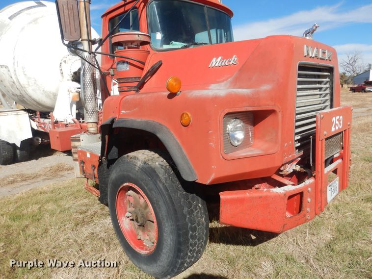 image for item HU9306 1994 Mack DM6900  ready mix truck