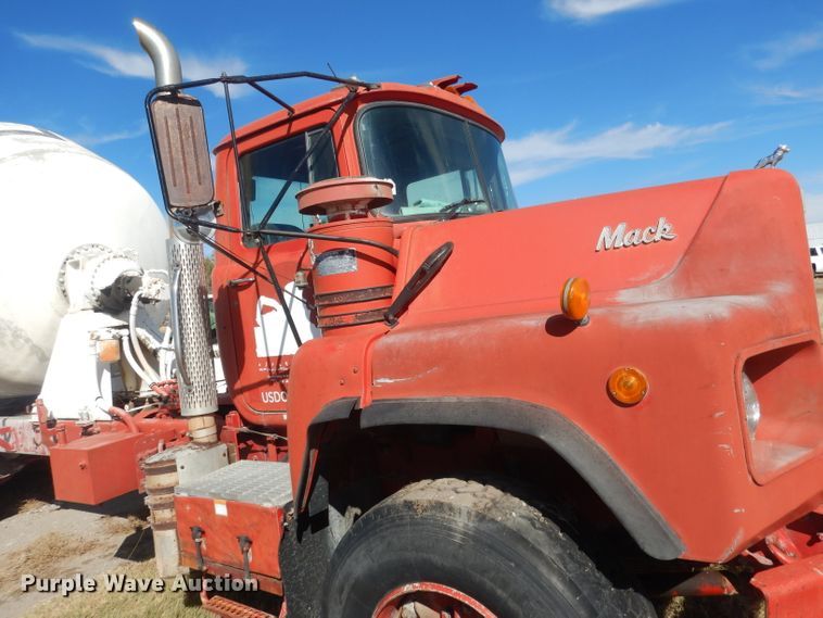 image for item HU9306 1994 Mack DM6900  ready mix truck