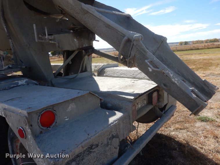 image for item HU9306 1994 Mack DM6900  ready mix truck