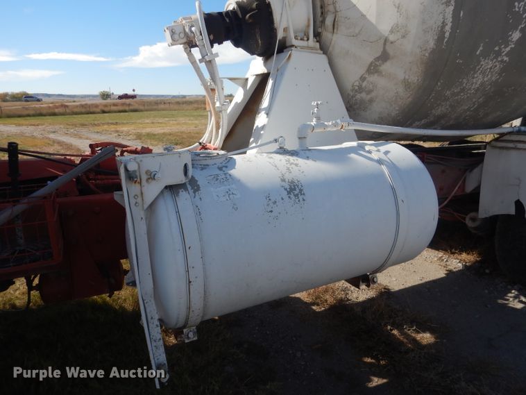 image for item HU9306 1994 Mack DM6900  ready mix truck