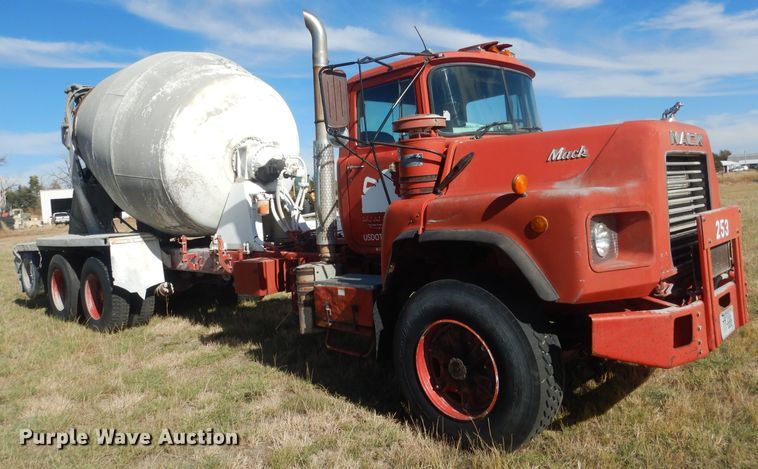 image for item HU9306 1994 Mack DM6900  ready mix truck