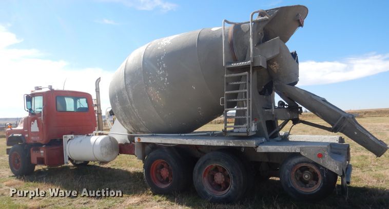 image for item HU9306 1994 Mack DM6900  ready mix truck