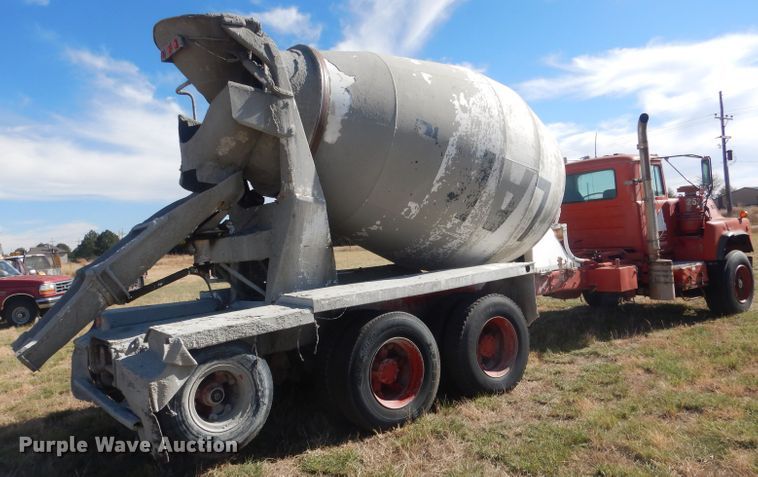 image for item HU9306 1994 Mack DM6900  ready mix truck