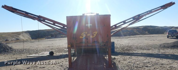 image for item HU9310 2007 Extec S3  screening plant