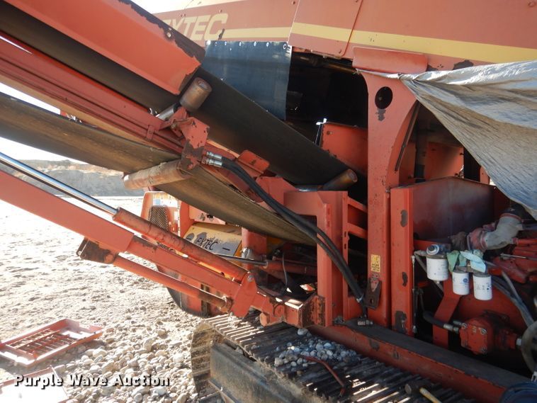 image for item HU9310 2007 Extec S3  screening plant