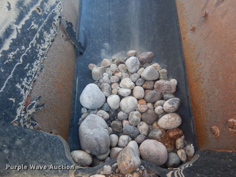 image for item HU9310 2007 Extec S3  screening plant