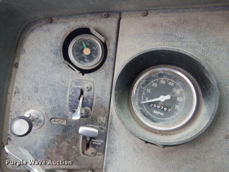 image for item HU9313 1985 Ford LT9000  ready mix truck