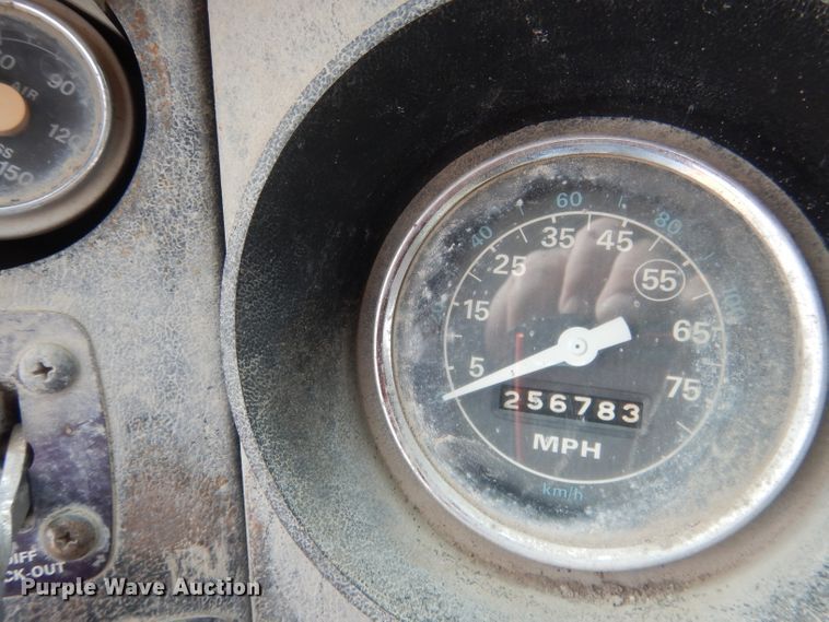 image for item HU9313 1985 Ford LT9000  ready mix truck