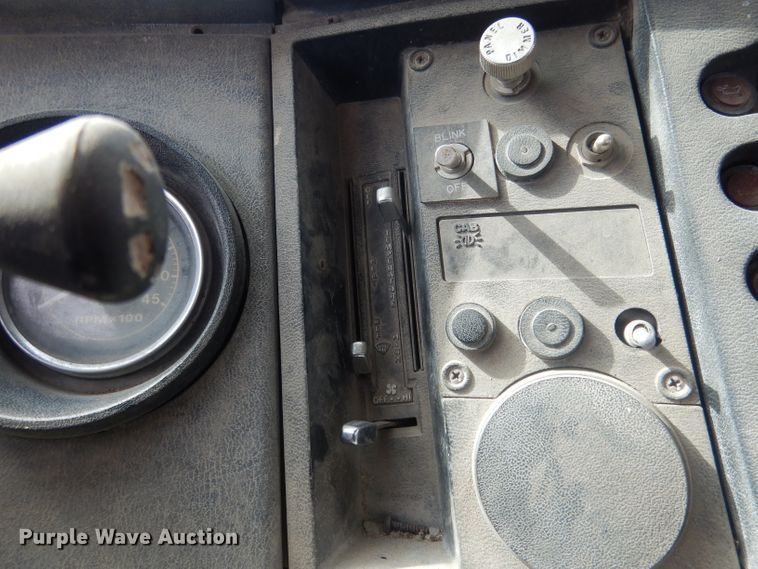 image for item HU9313 1985 Ford LT9000  ready mix truck