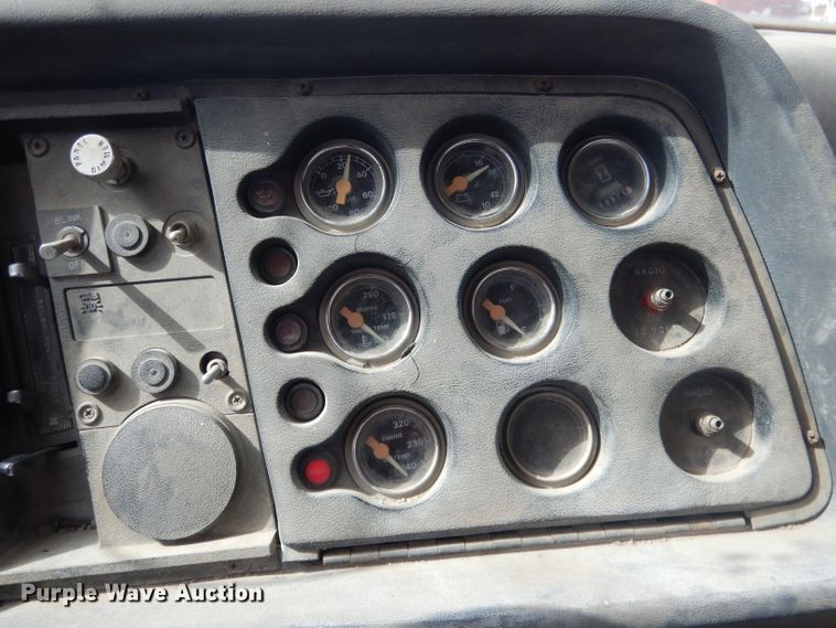 image for item HU9313 1985 Ford LT9000  ready mix truck