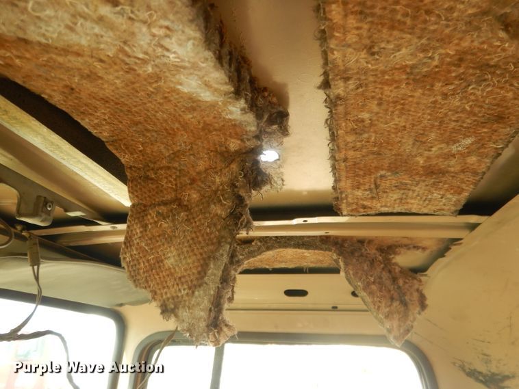 image for item HU9313 1985 Ford LT9000  ready mix truck