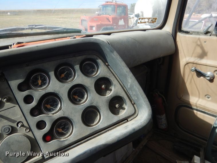 image for item HU9313 1985 Ford LT9000  ready mix truck