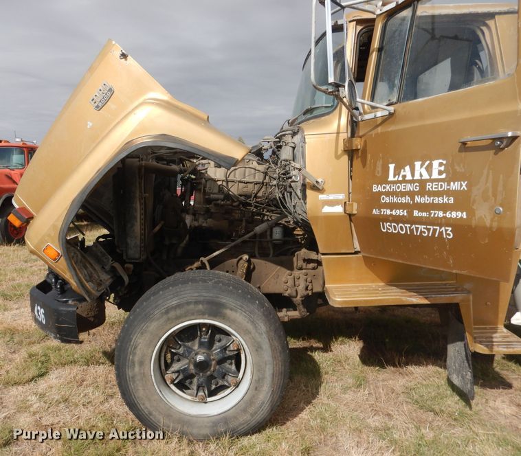 image for item HU9313 1985 Ford LT9000  ready mix truck