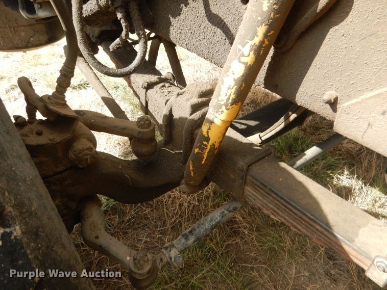 image for item HU9313 1985 Ford LT9000  ready mix truck