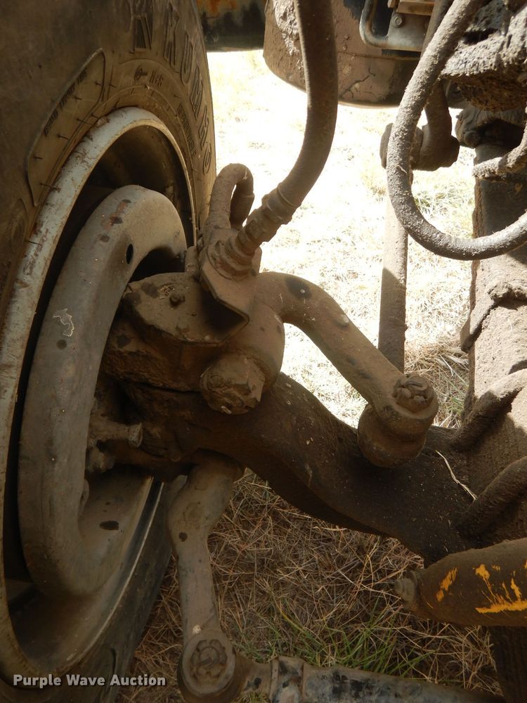 image for item HU9313 1985 Ford LT9000  ready mix truck