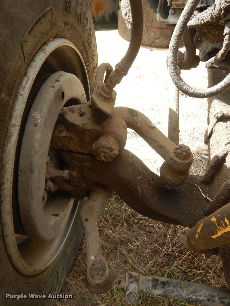 image for item HU9313 1985 Ford LT9000  ready mix truck