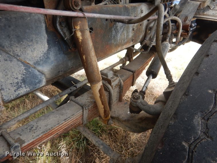 image for item HU9313 1985 Ford LT9000  ready mix truck