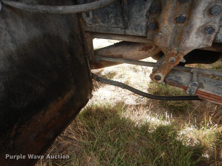 image for item HU9313 1985 Ford LT9000  ready mix truck