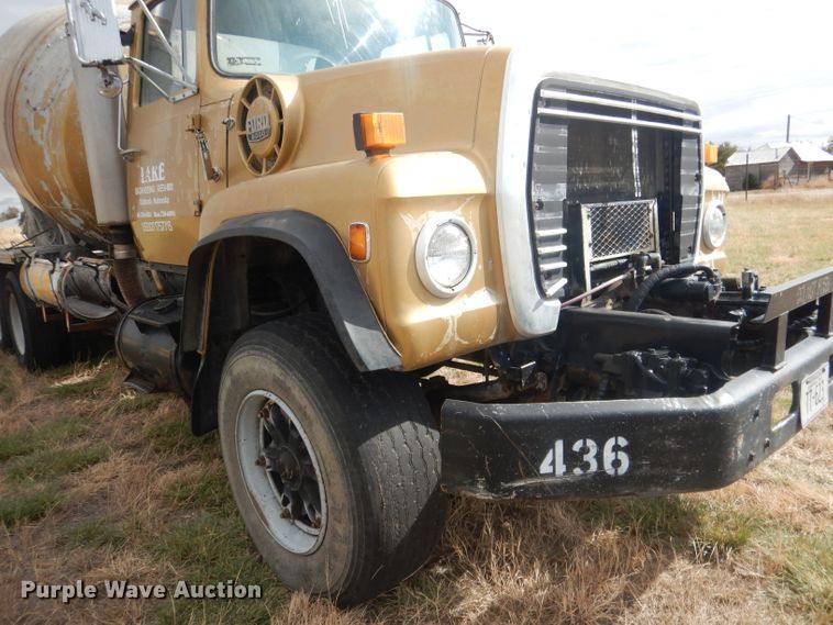 image for item HU9313 1985 Ford LT9000  ready mix truck