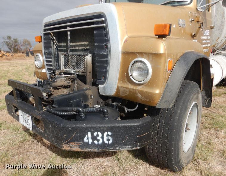 image for item HU9313 1985 Ford LT9000  ready mix truck