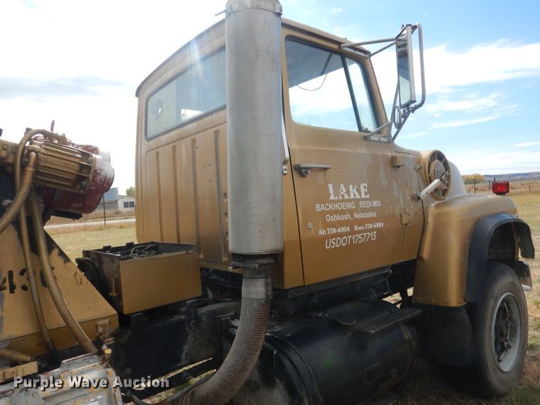 image for item HU9313 1985 Ford LT9000  ready mix truck