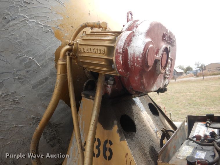 image for item HU9313 1985 Ford LT9000  ready mix truck