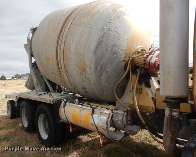 image for item HU9313 1985 Ford LT9000  ready mix truck