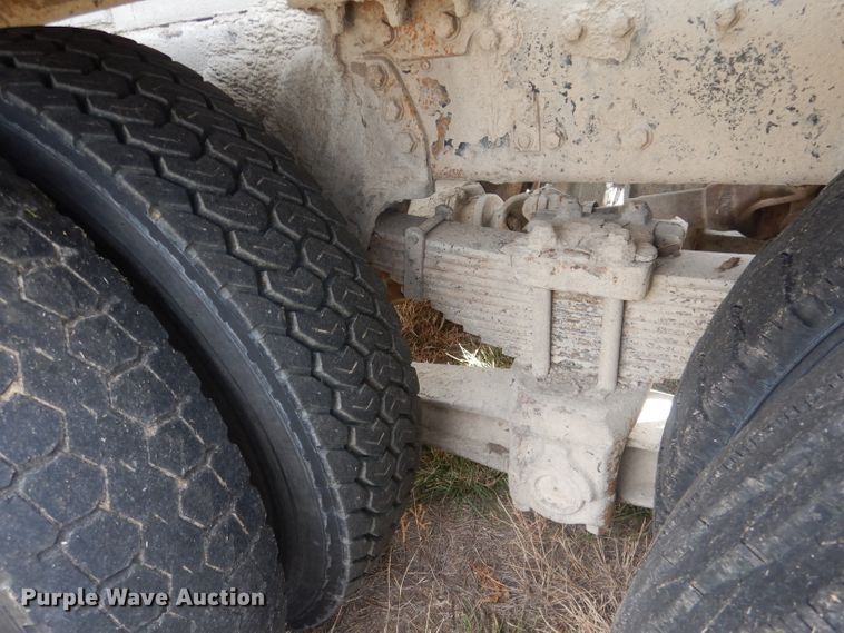 image for item HU9313 1985 Ford LT9000  ready mix truck