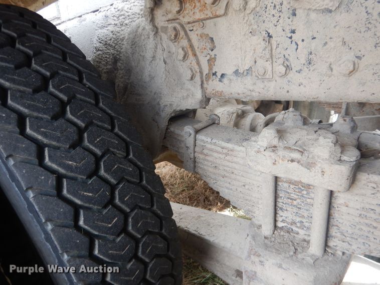 image for item HU9313 1985 Ford LT9000  ready mix truck